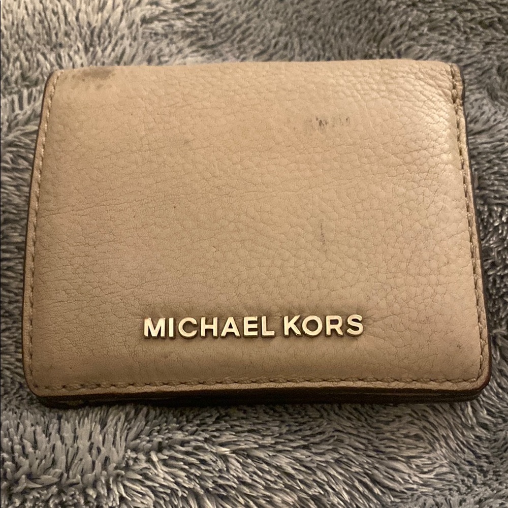 Michael Kors Beige Leather Card Holder wallet.